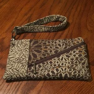 Maruca wristlet